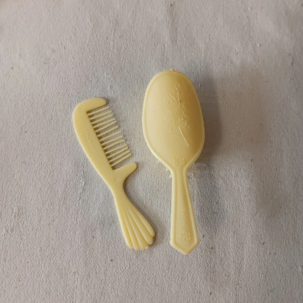 Vintage Doll Brush Comb 3